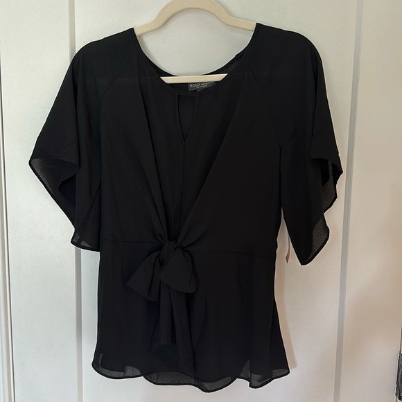 NWT Bold Elements cut to curve black top with bow detail! - Picture 1 of 4
